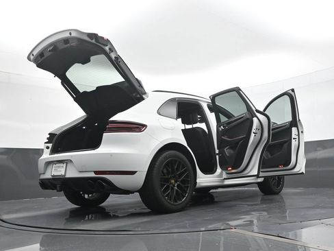 Certified 2018 Porsche Macan GTS AWD/4WD image 26