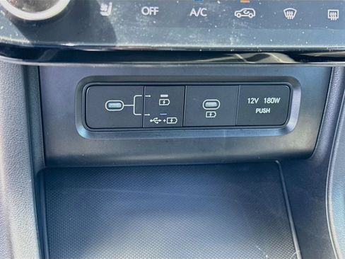 Used 2025 Hyundai Tucson Limited AWD/4WD image 18