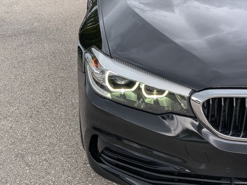 Used 2020 BMW 530i w/ Convenience Package RWD image 10