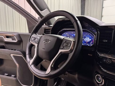 Used 2025 Chevrolet Silverado 1500 RST w/ Z71 Off-Road Package AWD/4WD image 13