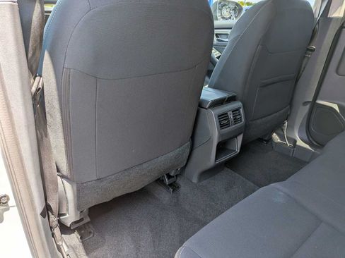 Used 2025 Nissan Rogue S AWD/4WD image 15