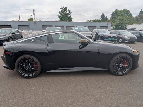 Used 2025 Nissan Z Performance w/ Floor Mat Package RWD image 6