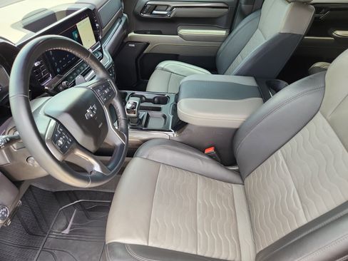 Used 2023 Chevrolet Silverado 1500 ZR2 w/ Technology Package AWD/4WD image 12