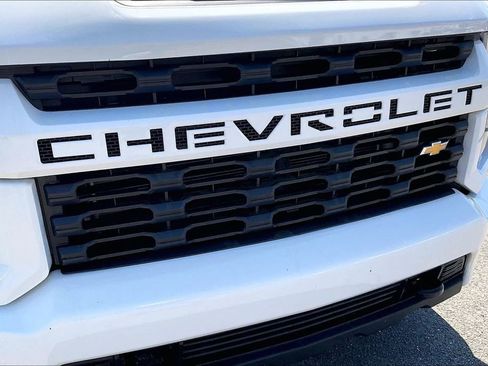 Used 2022 Chevrolet Silverado 2500 Custom AWD/4WD image 27