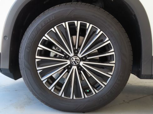 New 2026 Volkswagen Tiguan S image 28