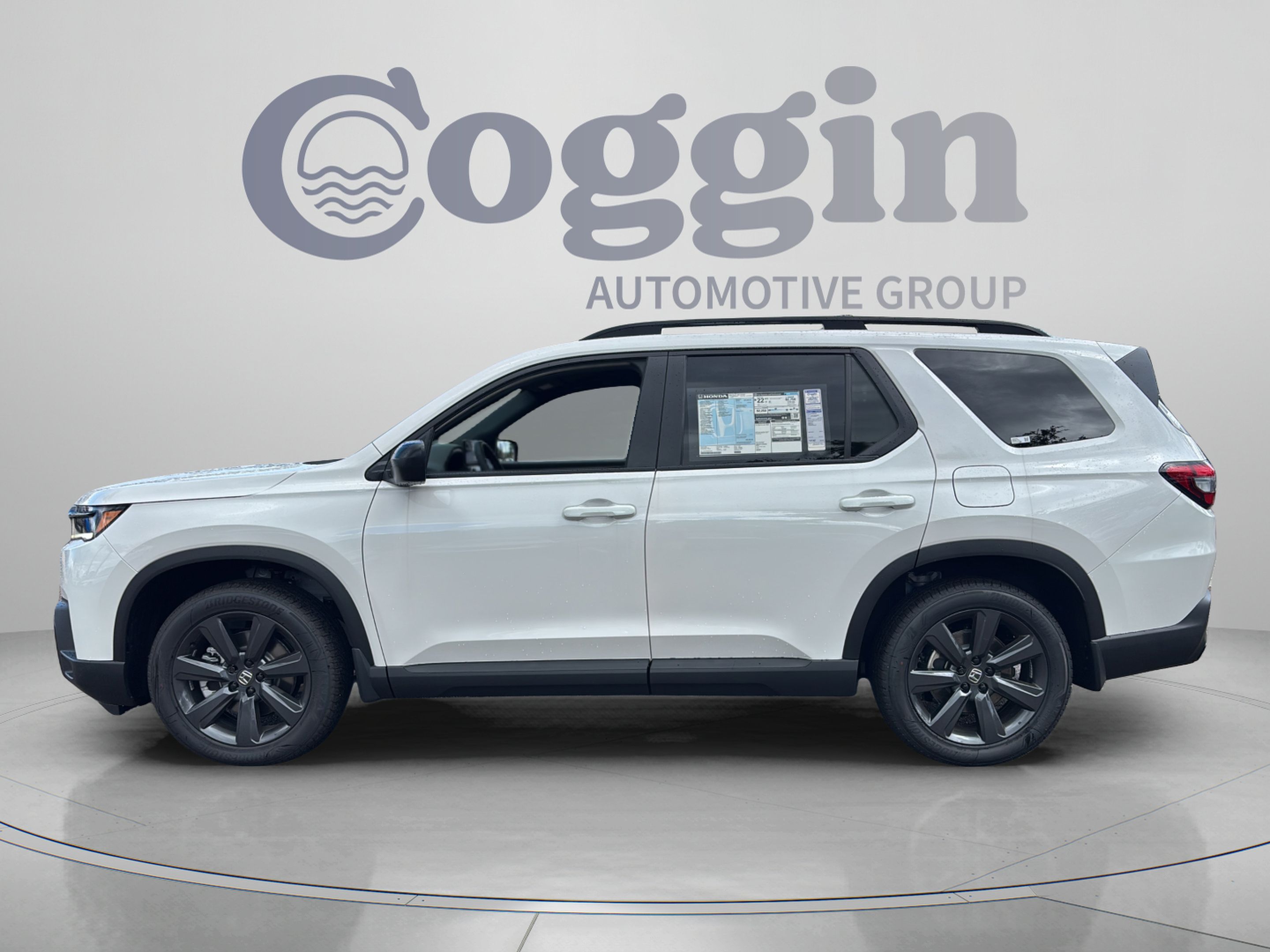 New 2026 Honda Pilot Sport image 2