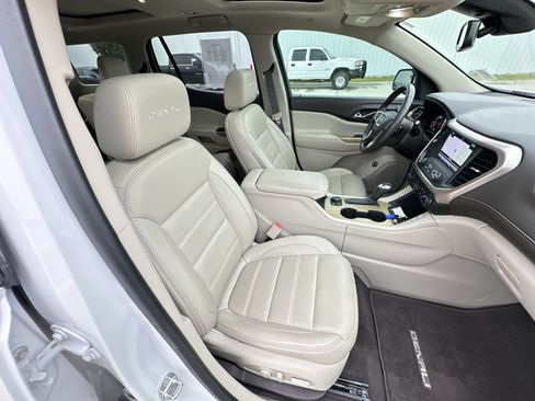 Certified 2018 GMC Acadia Denali w/ Technology Package AWD/4WD image 28
