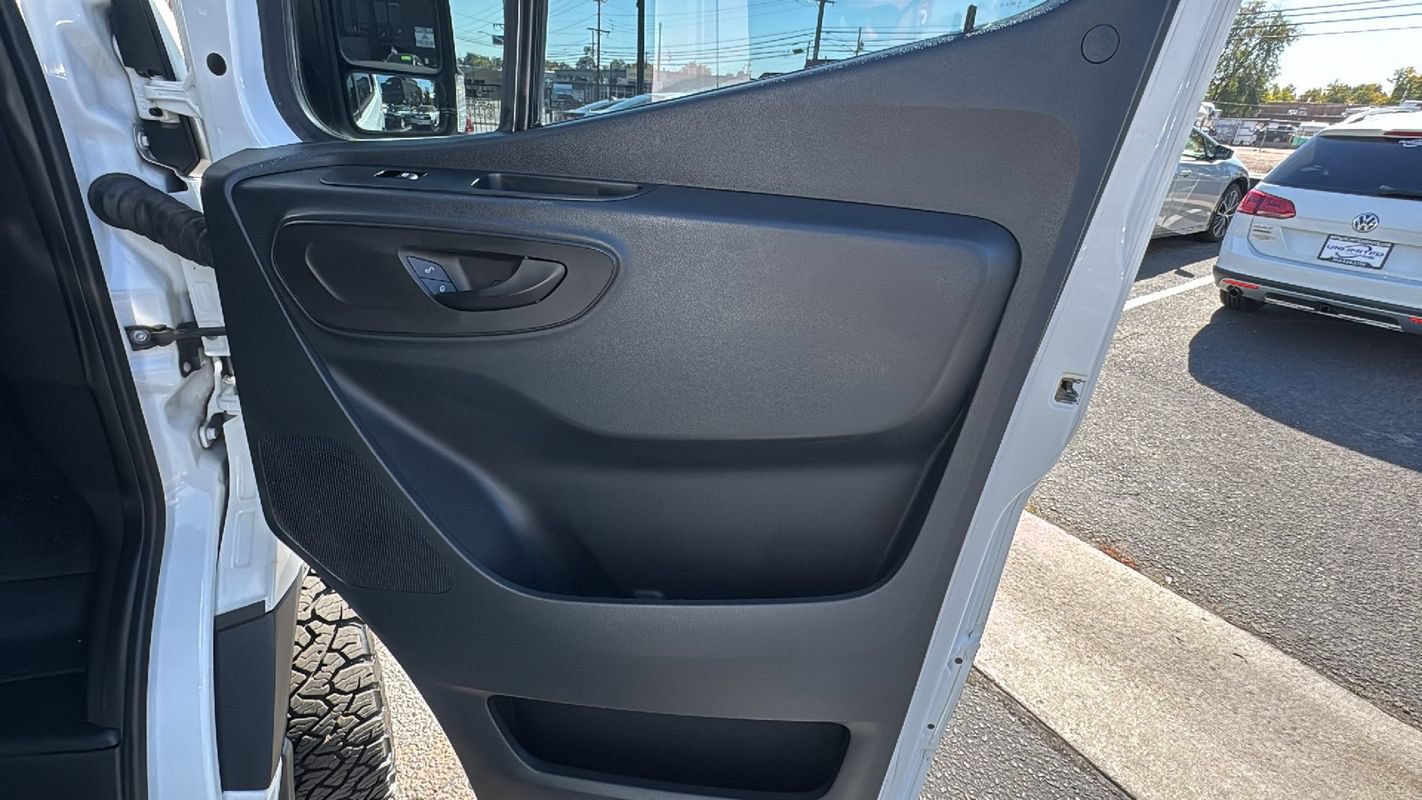 Used 2019 Mercedes-Benz Sprinter 144 image 18