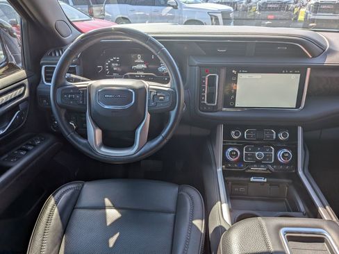Used 2024 GMC Yukon XL Denali w/ Advanced Technology Package AWD/4WD image 19