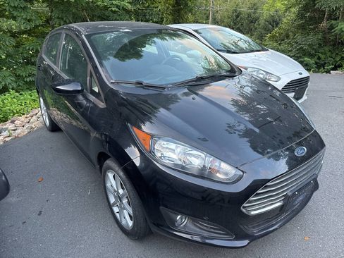 Used 2019 Ford Fiesta SE w/ Equipment Group 201A FWD image 3