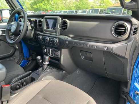 Used 2023 Jeep Wrangler Sport AWD/4WD image 51