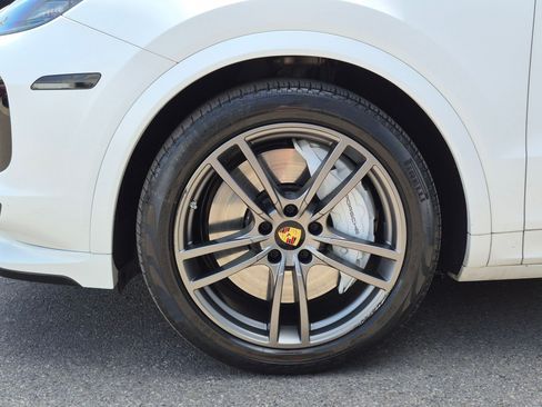 Used 2022 Porsche Cayenne Turbo AWD/4WD image 11
