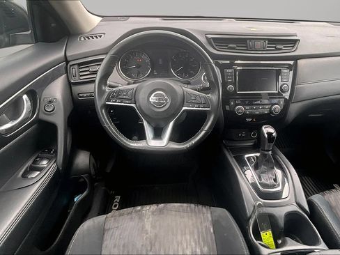 Used 2018 Nissan Rogue SV AWD/4WD image 4