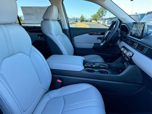 New 2025 Honda Pilot Touring image 25
