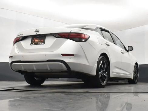 Used 2025 Nissan Sentra SV FWD image 13