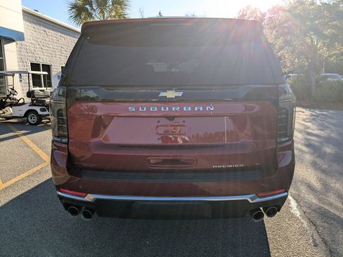 New 2025 Chevrolet Suburban Premier image 5