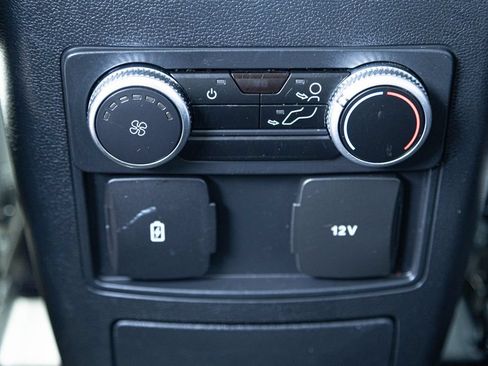 Used 2023 Ford Explorer XLT w/ Equipment Group 202A AWD/4WD image 18