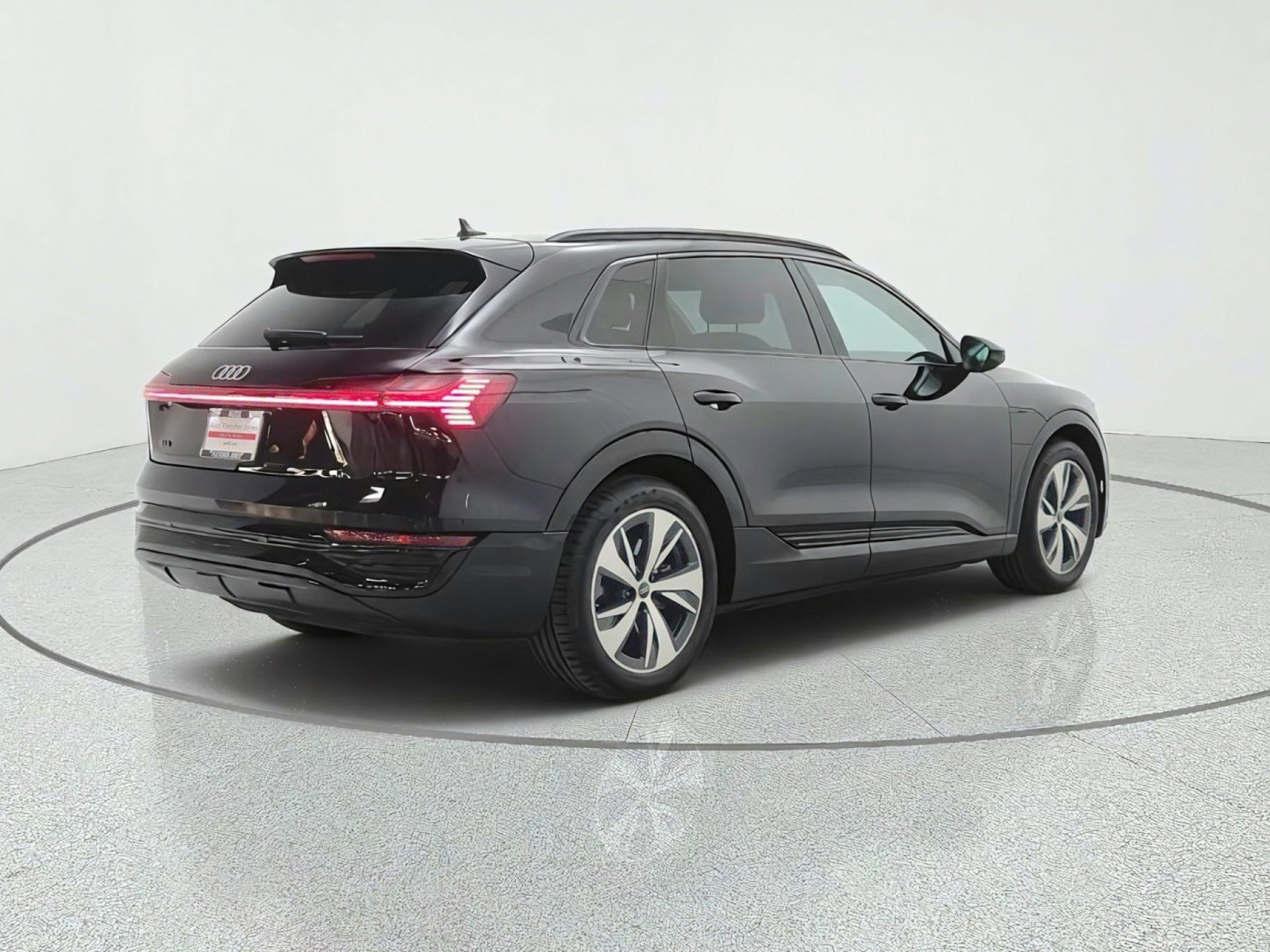 Used 2024 Audi Q8 e-tron Premium AWD/4WD image 5