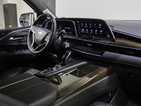 Used 2023 Cadillac Escalade ESV Sport Platinum w/ LPO, ONYX Package AWD/4WD image 31