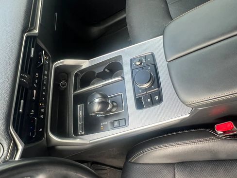 Used 2024 MAZDA CX-90 3.3 Turbo w/ Preferred Package AWD/4WD image 17