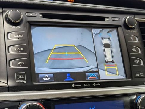 Used 2019 Toyota Highlander Limited Platinum image 16