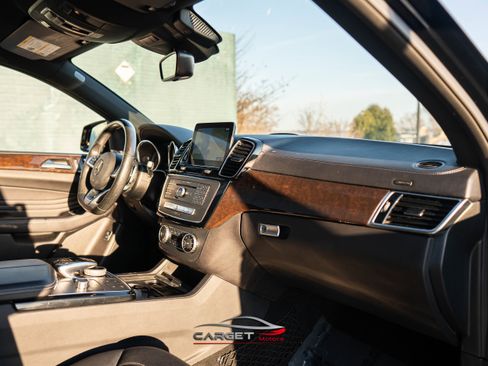 Used 2018 Mercedes-Benz GLE 43 AMG 4MATIC w/ Parking Assist Package image 15