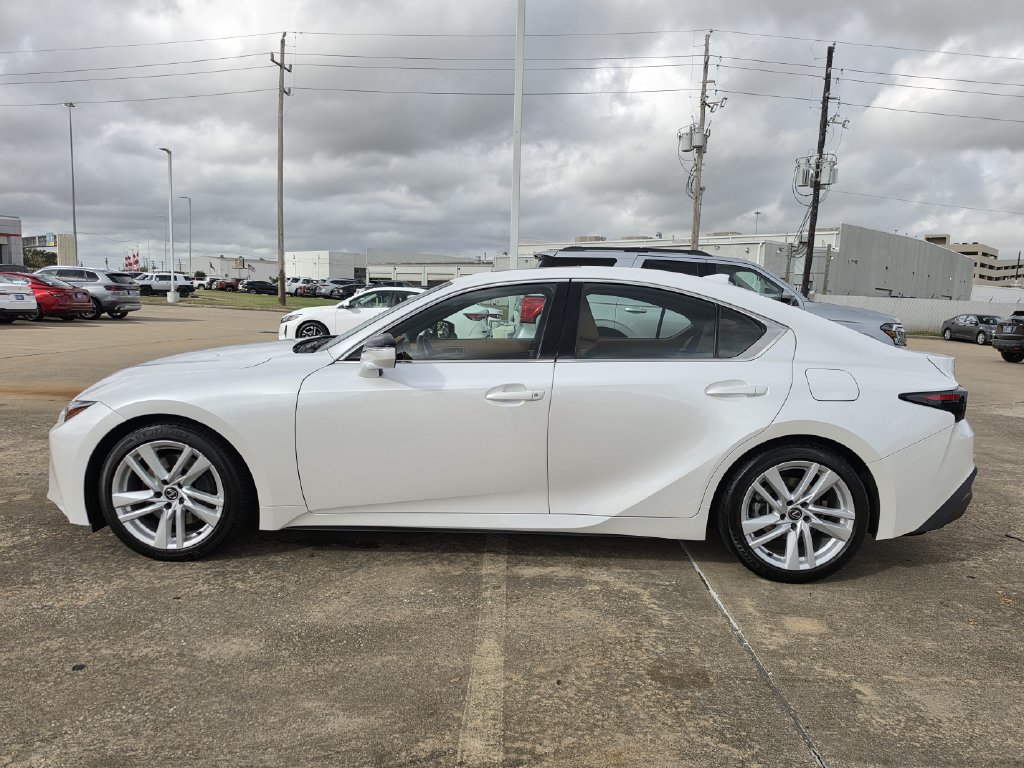 Used 2024 Lexus IS 300 w/ Comfort Package RWD image 6