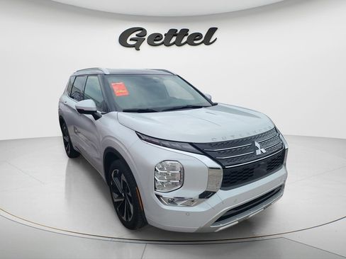 Used 2024 Mitsubishi Outlander SEL FWD image 2