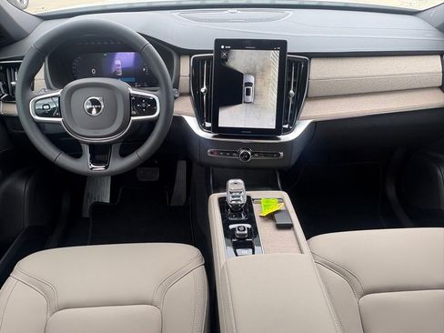 New 2026 Volvo XC90 T8 Plus w/ Protection Package Premier image 11