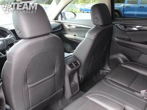 Used 2022 Buick Envision Essence w/ Safety Package FWD image 22