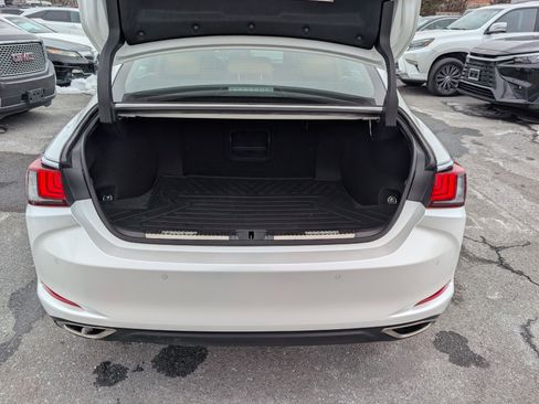 Certified 2025 Lexus ES 350 w/ Premium Package image 13