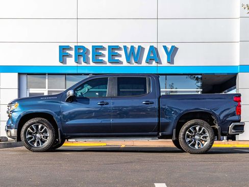 Used 2022 Chevrolet Silverado 1500 LT w/ All Star Edition Plus image 2