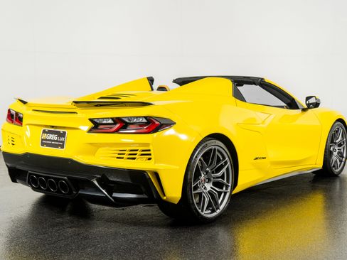 Used 2025 Chevrolet Corvette Z06 image 11