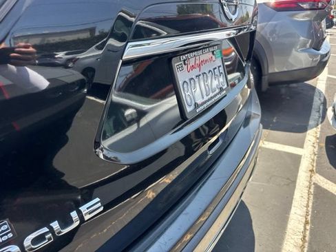 Used 2019 Nissan Rogue SV FWD image 4