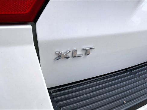 Used 2018 Ford Expedition Max XLT w/ Equipment Group 202A AWD/4WD image 31