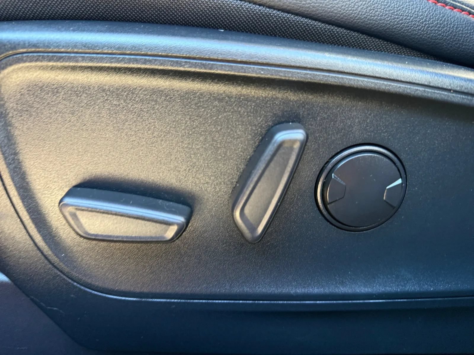 Used 2021 Ford Escape SEL w/ SEL Stealth AWD Package image 17