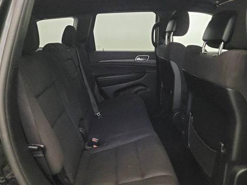 Used 2021 Jeep Grand Cherokee Laredo AWD/4WD image 19