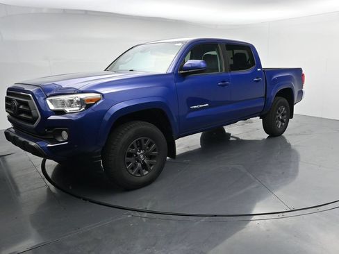 Used 2022 Toyota Tacoma SR5 AWD/4WD image 4