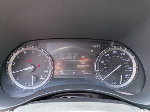 Used 2020 Toyota Highlander XLE AWD/4WD image 30