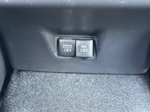 Used 2025 Toyota Camry SE FWD image 32