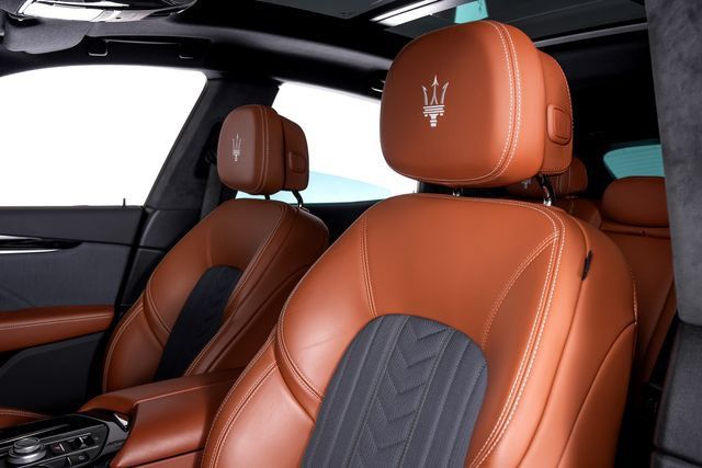 Used 2023 Maserati Levante GT AWD/4WD image 17