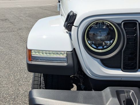 New 2026 Jeep Gladiator Sport image 9