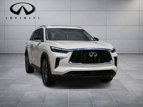 Certified 2024 INFINITI QX60 Luxe w/ Cargo Package FWD image 3