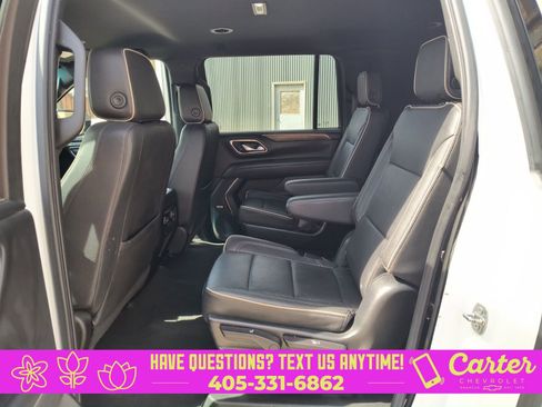 Used 2023 Chevrolet Suburban Premier image 17