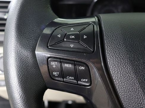 Used 2018 Ford Explorer XLT w/ Equipment Group 202A AWD/4WD image 45