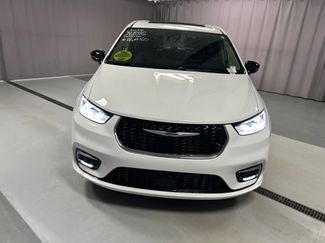 Used 2024 Chrysler Pacifica Limited FWD video 2