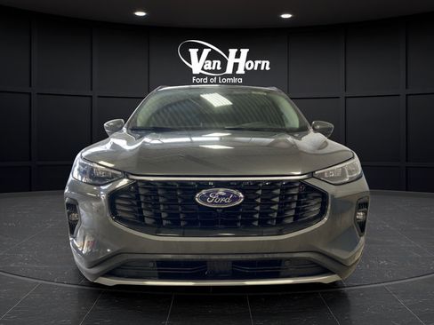 New 2025 Ford Escape SE w/ PHEV Premium Package FWD image 12