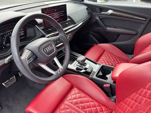 Certified 2024 Audi SQ5 Premium Plus image 7