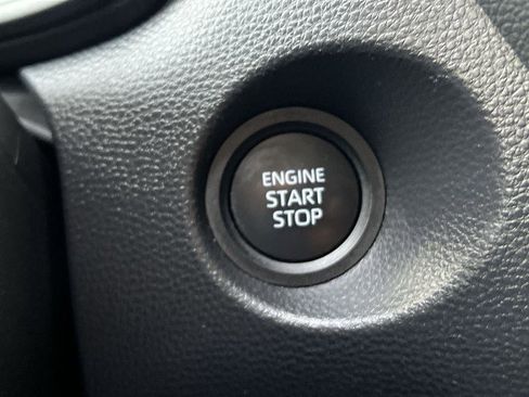 Used 2025 Toyota Corolla Cross LE image 16