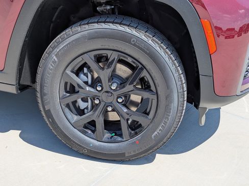 New 2026 Jeep Grand Cherokee Altitude RWD image 9